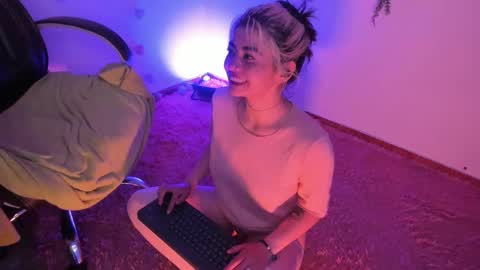   online show from 10, 2, 2025