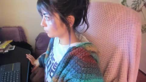   online show from 8, 10, 2025