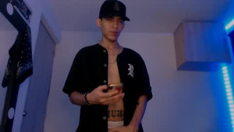 Snapshot of samuel_suarez chatting on 25, 1, 2025 online show from 25, 1, 2025