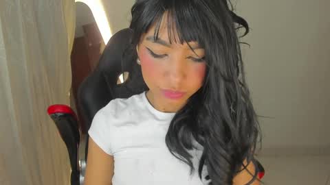 Hello I am absent due to a family calamity I will return soon-hola estoy ausente por un problema familiar volvere pronto. online show from 23, 2, 2025