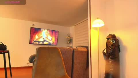 Hello I am absent due to a family calamity I will return soon-hola estoy ausente por un problema familiar volvere pronto. online show from 21, 4, 2026