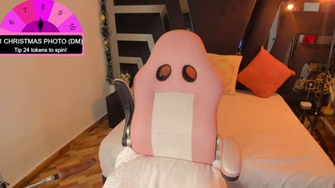 Find me at  when im offline here. online show from 14, 12, 2024