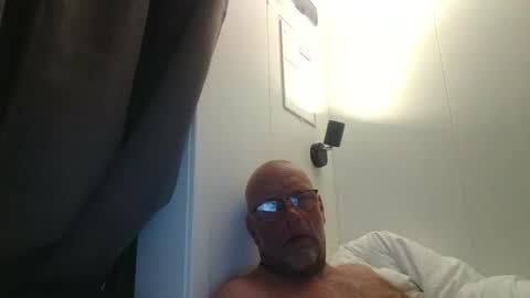 sandnesrune523 online show from 19, 4, 2026