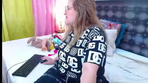 SANDRA online show from 23, 4, 2026