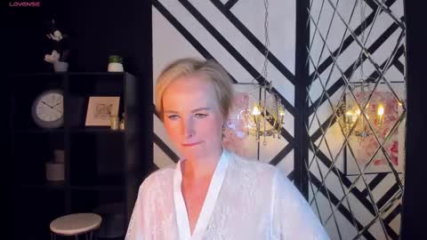 Sandra online show from 9, 2, 2025