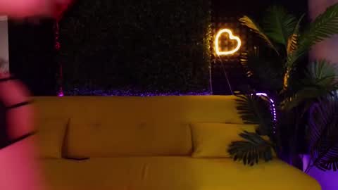 Sandy  online show from 2, 3, 2025