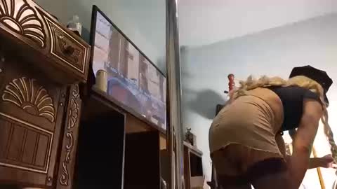 Snapshot of sandrasaa chatting on 13, 10, 2025 Sandra online show from 13, 10, 2025