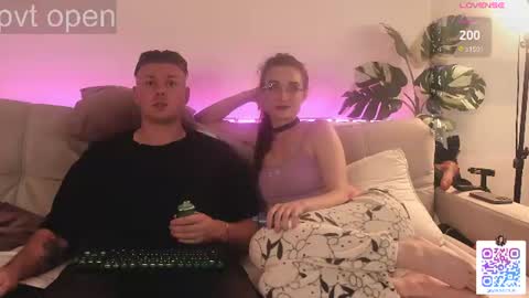 Sansa and Alex online show from 6, 8, 2026