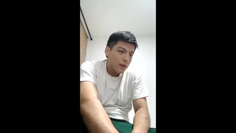Snapshot of santi_henao chatting on 8, 6, 2026 Santiago Henao online show from 8, 6, 2026