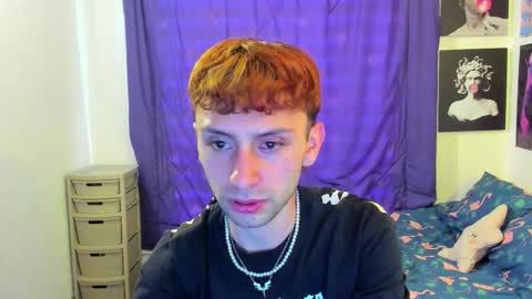 Snapshot of santi_mateo chatting on 18, 12, 2025 Santi online show from 18, 12, 2025