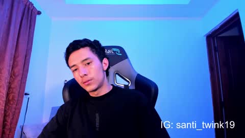 santi_twink19 online show from 18, 12, 2024