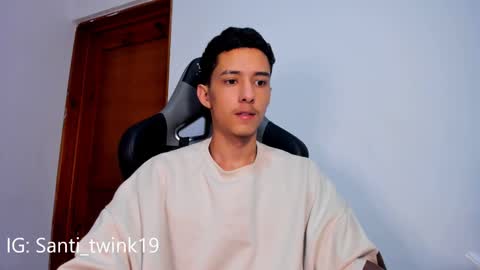 santi_twink19 online show from 14, 2, 2025