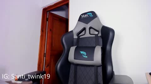 santi_twink19 online show from 15, 2, 2025