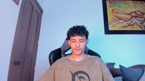 santi_twink19 online show from 27, 9, 2025