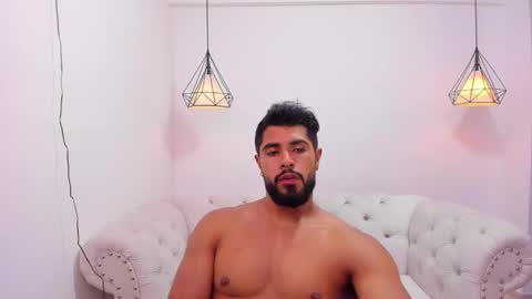santiago_huntt online show from 3, 12, 2024
