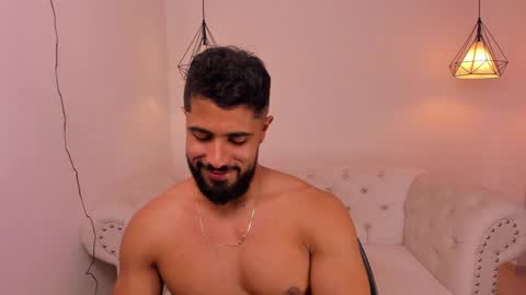 santiago_huntt online show from 5, 12, 2024