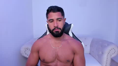 santiago_huntt online show from 1, 12, 2025