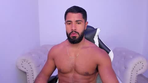 santiago_huntt online show from 15, 12, 2025