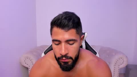 santiago_huntt online show from 23, 2, 2026