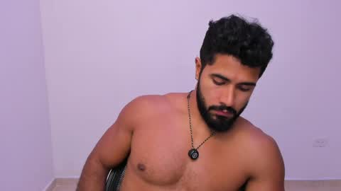 santiago_huntt online show from 22, 4, 2026