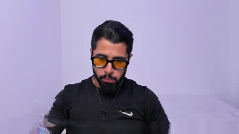 santiago_huntt online show from 27, 4, 2026