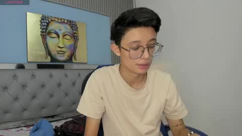 santiago_russo18 online show from 22, 4, 2026