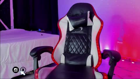 Santi Reyes online show from 14, 2, 2025