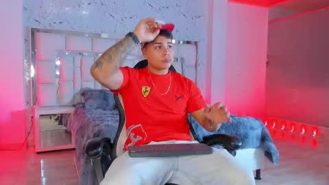 Santi Reyes online show from 19, 9, 2025