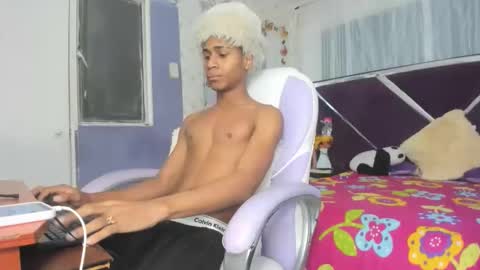 Snapshot of santy_bigcock_01 chatting on 7, 11, 2025 santy online show from 7, 11, 2025