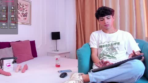 Santiago Carrington online show from 10, 12, 2024