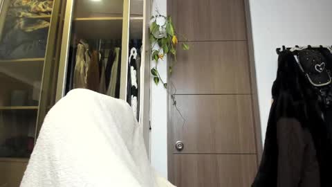 kitty online show from 2, 3, 2025