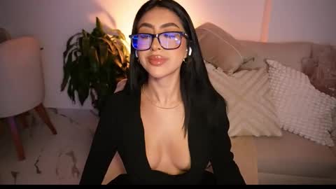 Sara  online show from 15, 11, 2025