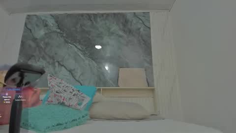 sara allenx online show from 26, 10, 2025