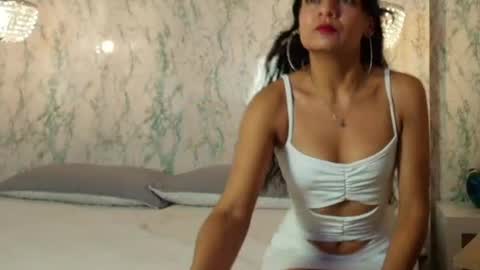 Sara Andrews online show from 27, 7, 2026