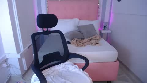 Snapshot of sara_angeelss chatting on 7, 10, 2025 Sara... online show from 7, 10, 2025