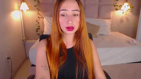 Snapshot of sara_angeelss chatting on 12, 11, 2025 Sara... online show from 12, 11, 2025