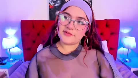 SARA ARIAS  online show from 1, 3, 2025