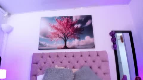 SARA ARIAS  online show from 8, 3, 2025