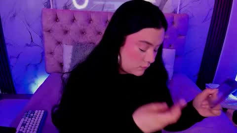 SARA ARIAS  online show from 22, 11, 2025