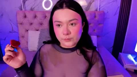 SARA ARIAS  online show from 25, 11, 2025