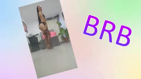 Snapshot of sara_carmona chatting on 8, 10, 2025 SARA online show from 8, 10, 2025