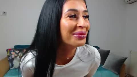 Im Sara I am happy to be here  online show from 19, 2, 2025