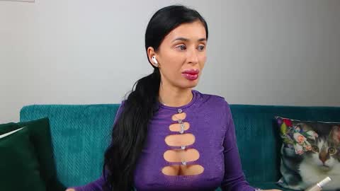 Im Sara I am happy to be here  online show from 13, 2, 2026