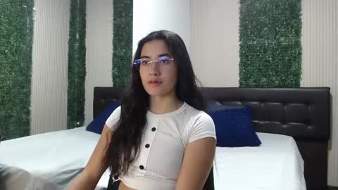 Snapshot of sara_hoffman_4 chatting on 20, 4, 2026 Sara online show from 20, 4, 2026