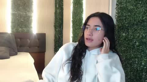 Snapshot of sara_hoffman_4 chatting on 23, 4, 2026 Sara online show from 23, 4, 2026