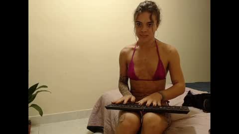 sara_johnson__ online show from 27, 2, 2025