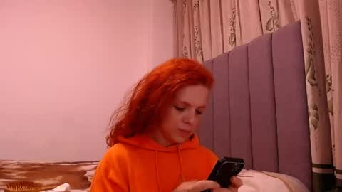 sara_johnson__ online show from 27, 4, 2026