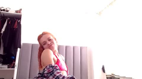 sara_johnson__ online show from 10, 6, 2026