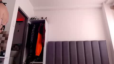 sara_johnson__ online show from 22, 6, 2026