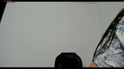 sara_len online show from 23, 11, 2025